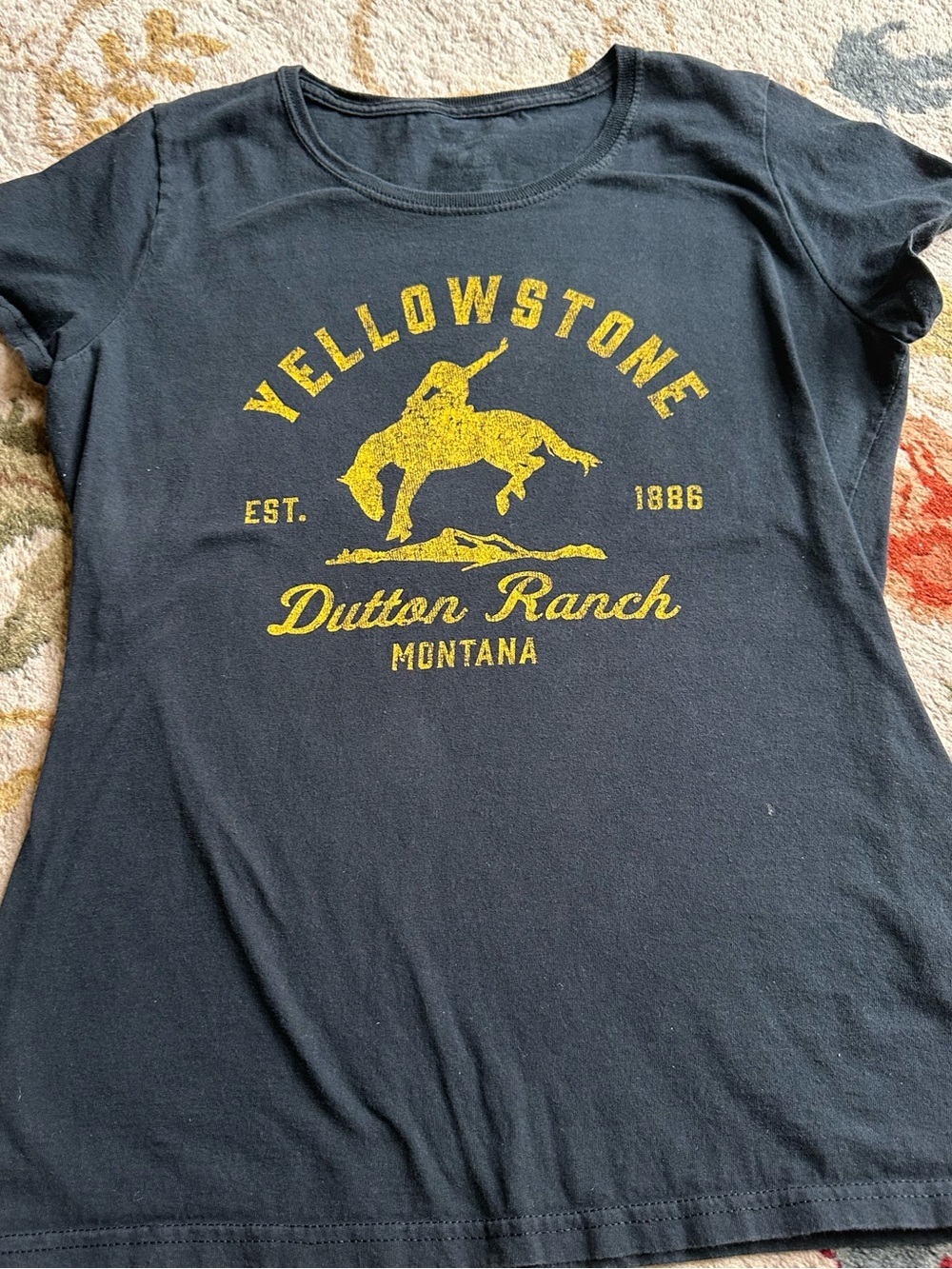 Yellowstone Dutton Ranch Montana fitted Black T shirt Women's Sz M